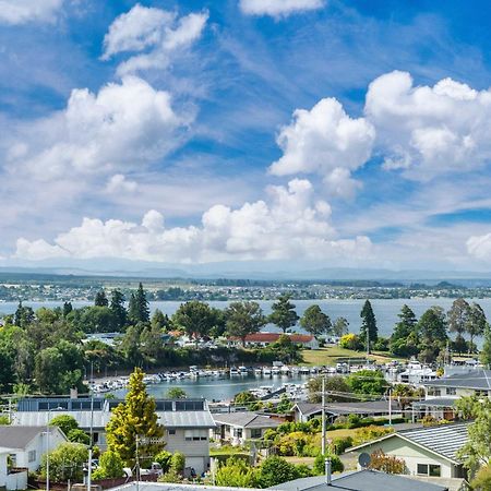 Ngaio Views - Lake Taupo Holiday Home Exterior foto